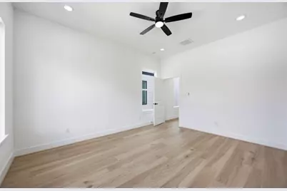 9106 Coffee Street #B, Houston, TX 77033 - Photo 16