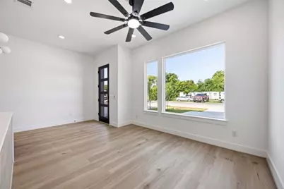 9106 Coffee Street #B, Houston, TX 77033 - Photo 4