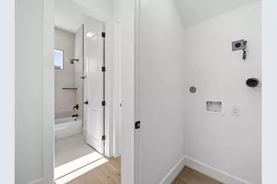 9106 Coffee Street #B, Houston, TX 77033 - Photo 20