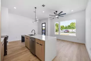 9106 Coffee St, Houston, TX 77033 - Photo 8