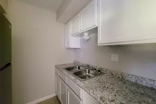 3206 Lobit Dr, Dickinson, TX 77539 - Photo 8