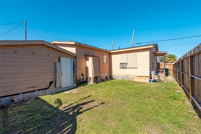 1014 48th Street, Galveston, TX 77550 - Photo 8