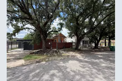 2319 McKee Street, Houston, TX 77009 - Photo 2