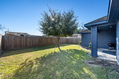 6318 Ezzard Charles Lane, Houston, TX 77091 - Photo 36