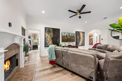 6318 Ezzard Charles Lane, Houston, TX 77091 - Photo 10