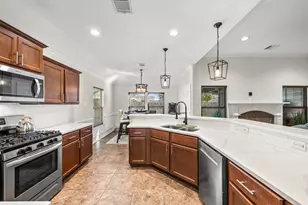 6318 Ezzard Charles Ln, Houston, TX 77091 - Photo 4