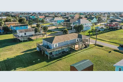 970 Wommack Drive S, Crystal Beach, TX 77650 - Photo 44