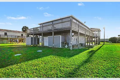 970 Wommack Drive S, Crystal Beach, TX 77650 - Photo 40