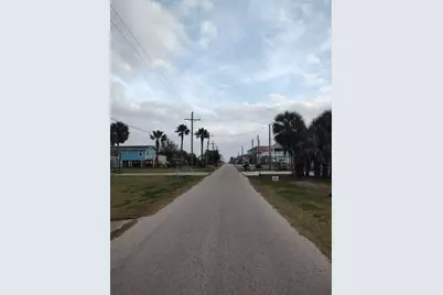 970 S Wommack Drive S, Crystal Beach, TX 77650 - Photo 8