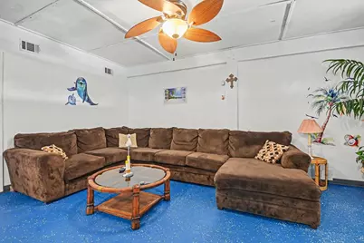 970 Wommack Drive S, Crystal Beach, TX 77650 - Photo 34