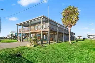 970 Wommack Drive S, Crystal Beach, TX 77650 - Photo 6