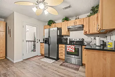 970 Wommack Drive S, Crystal Beach, TX 77650 - Photo 22