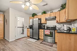 970 Wommack Dr S, Crystal Beach, TX 77650 - Photo 22