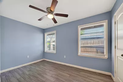 6022 Lyndhurst Drive, Houston, TX 77033 - Photo 8