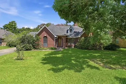 1013 Glenshannon Avenue, Friendswood, TX 77546 - Photo 1