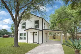 507 E 3rd St, El Campo, TX 77437 - Photo 2