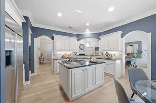 1308 Whispering Pines Dr, Houston, TX 77055 - Photo 10