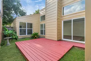 1914 Courtney Ln Dr, Houston, TX 77042 - Photo 16