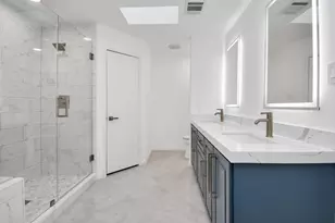 1914 Courtney Ln Dr, Houston, TX 77042 - Photo 8