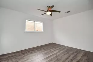 1914 Courtney Ln Dr, Houston, TX 77042 - Photo 16
