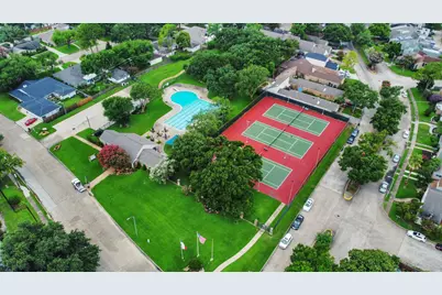 1914 Courtney Lane Drive, Houston, TX 77042 - Photo 20