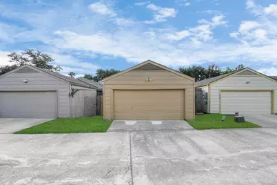 1914 Courtney Lane Drive, Houston, TX 77042 - Photo 18