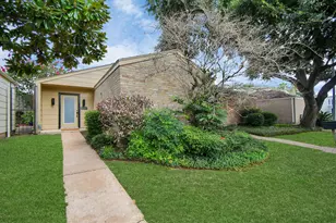 1914 Courtney Ln Dr, Houston, TX 77042 - Photo 2