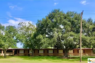 1204 N Wells St, Edna, TX 77957 - Photo 8
