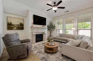 283 W Creek Dr, League City, TX 77573 - Photo 6