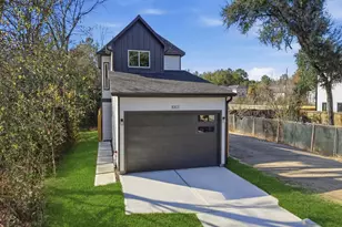 8303 Venus St, Houston, TX 77088 - Photo 2