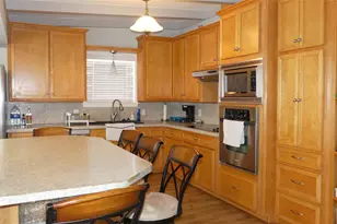 58 Lakeside Dr, Hitchcock, TX 77563 - Photo 10