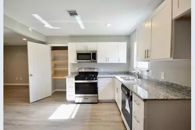 5238 Carmen Street, Houston, TX 77033 - Photo 6