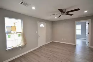 5238 Carmen St, Houston, TX 77033 - Photo 2