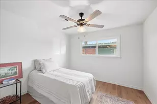 219 S 2nd St, Nederland, TX 77627 - Photo 20