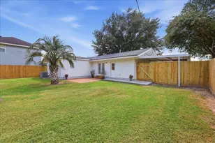 219 S 2nd St, Nederland, TX 77627 - Photo 26