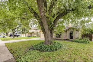 10727 Sagewillow Ln, Houston, TX 77089 - Photo 2