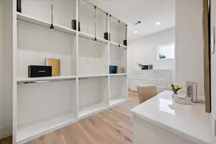 19 Wentworth Gate Path, Houston, TX 77027 - Photo 26