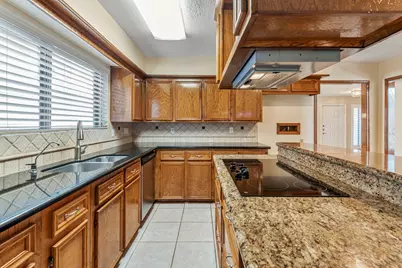 3218 Freshmeadows Drive, Houston, TX 77063 - Photo 12