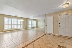 3218 Freshmeadows Dr, Houston, TX 77063 - Photo 16