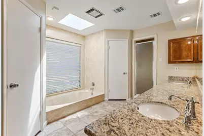 3218 Freshmeadows Drive, Houston, TX 77063 - Photo 18