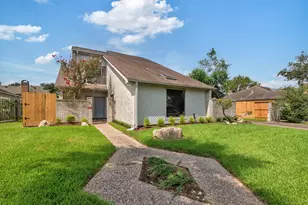 3218 Freshmeadows Dr, Houston, TX 77063 - Photo 4