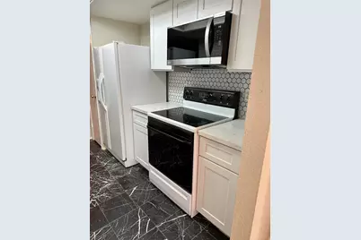 12633 Memorial Dr #96, Houston, TX 77024 - Photo 14