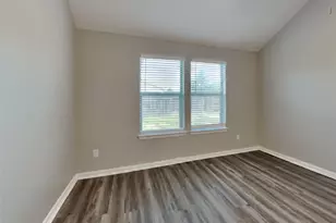 3007 Lockeridge Village Dr, Spring, TX 77386 - Photo 2