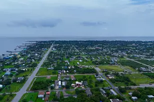 215 22nd St, Dickinson, TX 77539 - Photo 22