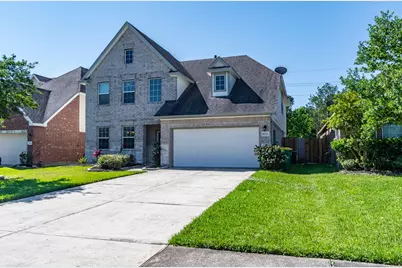 10022 Lynnwood Drive, Baytown, TX 77521 - Photo 2