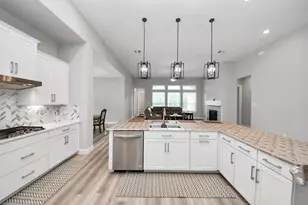 4916 Autumn Hls Trl, Pearland, TX 77584 - Photo 12