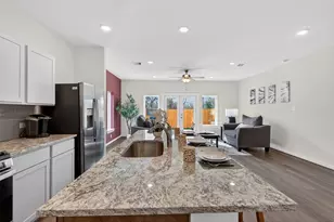 9112 Highland Northern Wy, Houston, TX 77088 - Photo 8