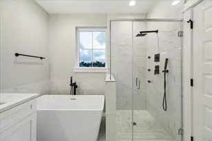 812 Thornton St, Houston, TX 77018 - Photo 32