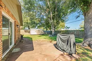 820 Perry St, Angleton, TX 77515 - Photo 6