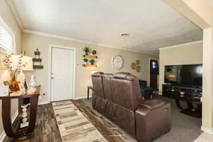 820 Perry St, Angleton, TX 77515 - Photo 10